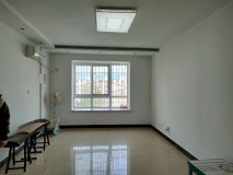 三中附近三室两厅一卫精装修老证拎包入住